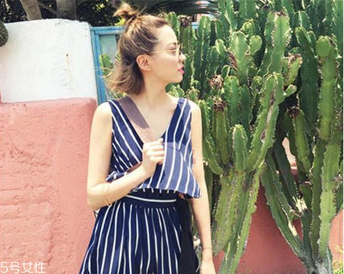 扎一半留一半的發(fā)型扎法 半扎發(fā)這樣扎好看 扎一半留一半的發(fā)型扎法 半扎發(fā)這樣扎好看