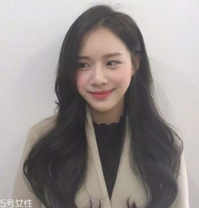 2018年流行什么樣的卷發(fā) 流行卷發(fā)發(fā)型推薦 2018年流行什么樣的卷發(fā) 流行卷發(fā)發(fā)型推薦