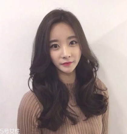 2018年流行什么樣的卷發(fā) 流行卷發(fā)發(fā)型推薦 2018年流行什么樣的卷發(fā) 流行卷發(fā)發(fā)型推薦