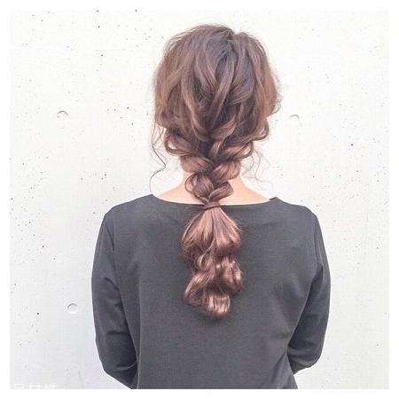 中長(zhǎng)發(fā)怎么扎好看 中長(zhǎng)發(fā)這樣扎可愛(ài)又減齡 中長(zhǎng)發(fā)怎么扎好看 中長(zhǎng)發(fā)這樣扎可愛(ài)又減齡