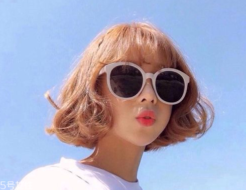 扎一半留一半的發(fā)型扎法 半扎發(fā)這樣扎好看 扎一半留一半的發(fā)型扎法 半扎發(fā)這樣扎好看