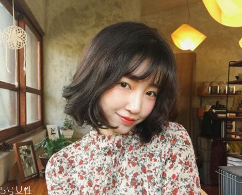 好看的女生短卷發(fā)發(fā)型推薦 夏天適合的短發(fā)發(fā)型圖片推薦 好看的女生短卷發(fā)發(fā)型推薦 夏天適合的短發(fā)發(fā)型圖片推薦