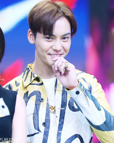 2022年最流行的發(fā)型男 男生劉海這樣弄好看 2022年最流行的發(fā)型男 男生劉海這樣弄好看