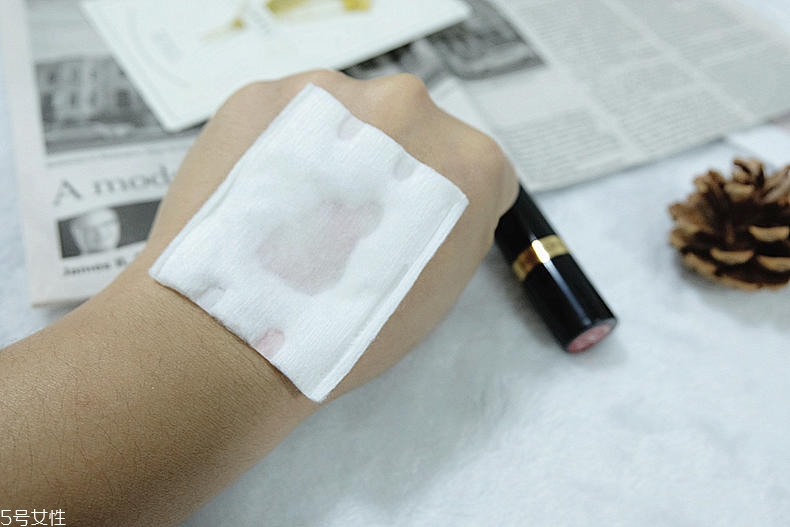 露華濃730是什么顏色 露華濃口紅730是正紅嗎 露華濃730是什么顏色 露華濃口紅730是正紅嗎