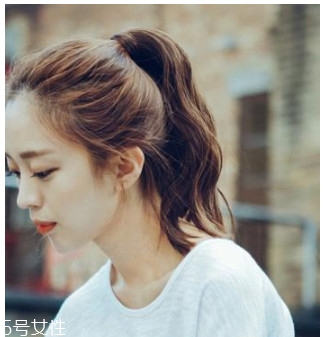 中長(zhǎng)發(fā)怎么扎好看 中長(zhǎng)發(fā)這樣扎可愛(ài)又減齡 中長(zhǎng)發(fā)怎么扎好看 中長(zhǎng)發(fā)這樣扎可愛(ài)又減齡