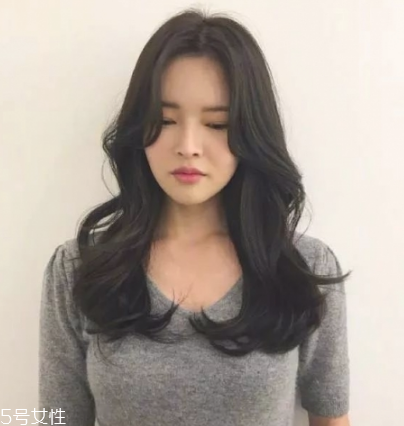 2018年流行什么樣的卷發(fā) 流行卷發(fā)發(fā)型推薦 2018年流行什么樣的卷發(fā) 流行卷發(fā)發(fā)型推薦