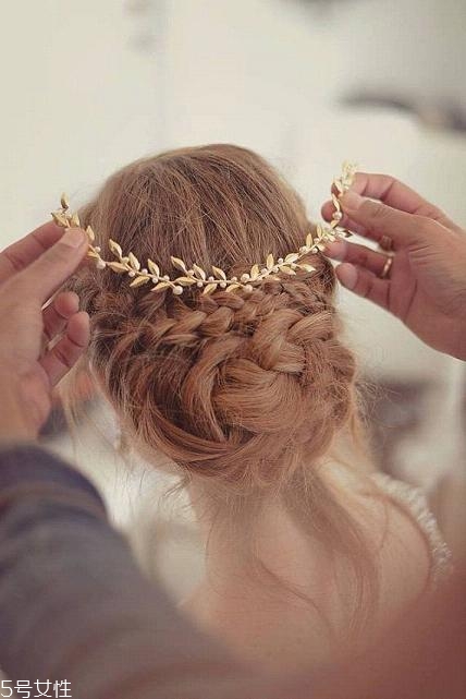 中長(zhǎng)發(fā)怎么扎好看 中長(zhǎng)發(fā)這樣扎可愛(ài)又減齡 中長(zhǎng)發(fā)怎么扎好看 中長(zhǎng)發(fā)這樣扎可愛(ài)又減齡