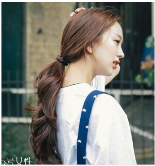 中長(zhǎng)發(fā)怎么扎好看 中長(zhǎng)發(fā)這樣扎可愛(ài)又減齡 中長(zhǎng)發(fā)怎么扎好看 中長(zhǎng)發(fā)這樣扎可愛(ài)又減齡