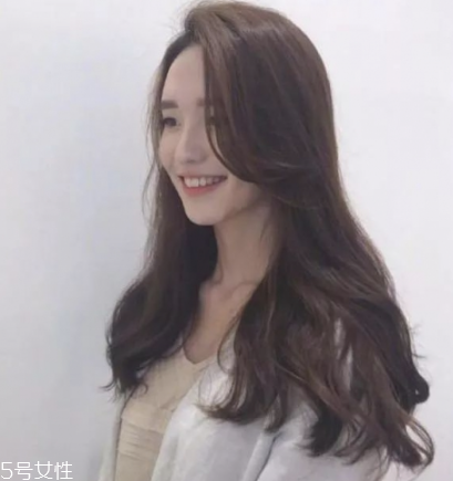 2018年流行什么樣的卷發(fā) 流行卷發(fā)發(fā)型推薦 2018年流行什么樣的卷發(fā) 流行卷發(fā)發(fā)型推薦