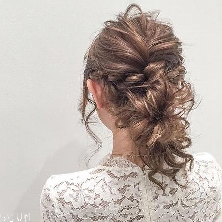 中長(zhǎng)發(fā)怎么扎好看 中長(zhǎng)發(fā)這樣扎可愛(ài)又減齡 中長(zhǎng)發(fā)怎么扎好看 中長(zhǎng)發(fā)這樣扎可愛(ài)又減齡