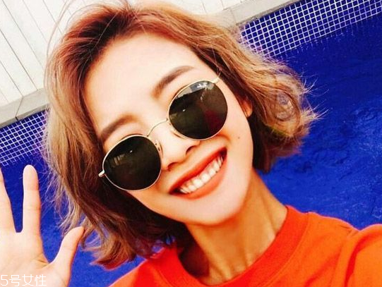 扎一半留一半的發(fā)型扎法 半扎發(fā)這樣扎好看 扎一半留一半的發(fā)型扎法 半扎發(fā)這樣扎好看