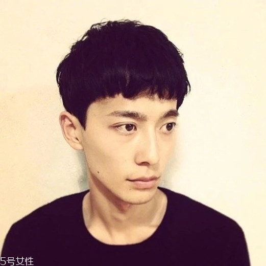 2022年最流行的發(fā)型男 男生劉海這樣弄好看 2022年最流行的發(fā)型男 男生劉海這樣弄好看