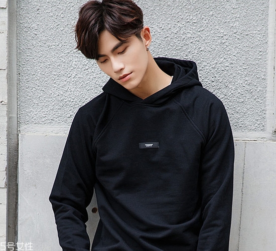 2022年最流行的發(fā)型男 男生劉海這樣弄好看 2022年最流行的發(fā)型男 男生劉海這樣弄好看