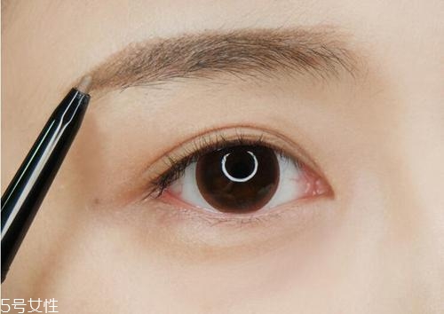 日韓妝容有什么區(qū)別 哪個(gè)才是女生的最愛 日韓妝容有什么區(qū)別 哪個(gè)才是女生的最愛