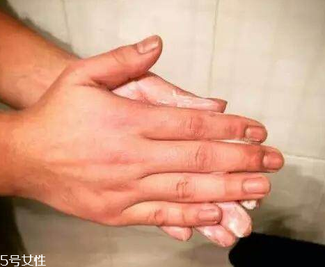 臟辮多久洗一次 臟辮是這樣養(yǎng)護的 臟辮多久洗一次 臟辮是這樣養(yǎng)護的