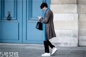 小白鞋太大了怎么辦？小白鞋買(mǎi)大了解決方法