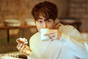 單眼皮男生適合什么發(fā)型 單眼皮男生也可以很帥 單眼皮男生適合什么發(fā)型 單眼皮男生也可以很帥