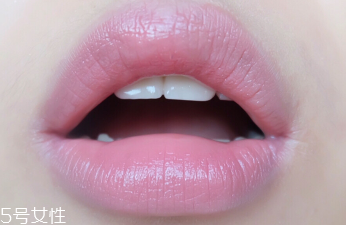 裸粉色適合什么膚色 裸色口紅適合人群 裸粉色適合什么膚色 裸色口紅適合人群
