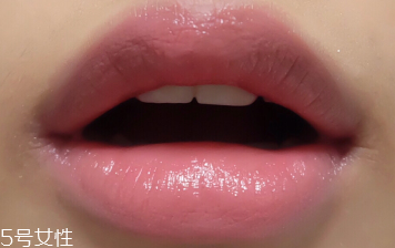 裸粉色適合什么膚色 裸色口紅適合人群 裸粉色適合什么膚色 裸色口紅適合人群