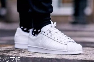 小白鞋曬黃了怎么辦？小白鞋曬黃了這樣恢復(fù)