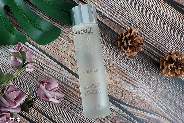 歐緹麗美白精華水怎么樣 歐緹麗美白精華水真人實(shí)測(cè)