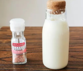 奶蓋怎么喝？奶蓋的正宗喝法