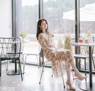 雪紡連衣裙配什么鞋子？雪紡連衣裙搭配鞋子圖片