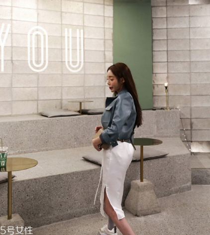 無(wú)袖連衣裙怎么搭配外套？無(wú)袖連衣裙搭配圖片