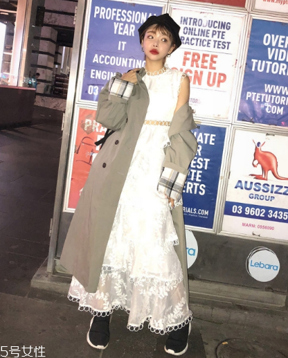 無(wú)袖連衣裙怎么搭配外套？無(wú)袖連衣裙搭配圖片