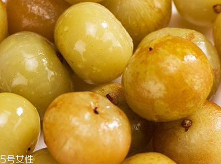 余甘果怎么腌制好吃 余甘果腌制技巧 余甘果怎么腌制好吃 余甘果腌制技巧