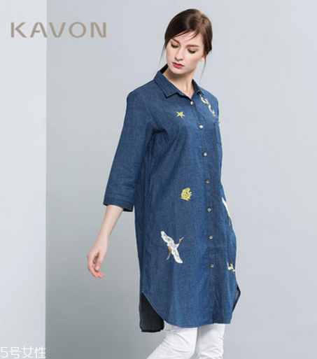 中長(zhǎng)款襯衫怎么搭配？中長(zhǎng)款襯衫搭配技巧