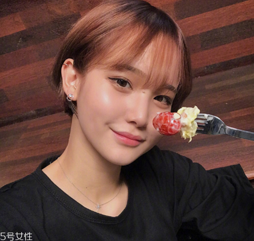 2018韓國(guó)流行發(fā)色 2018年熱門頭發(fā)顏色推薦 2018韓國(guó)流行發(fā)色 2018年熱門頭發(fā)顏色推薦