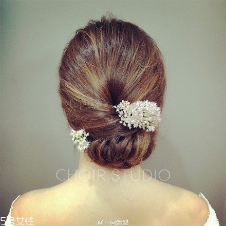 2018新娘發(fā)型新款式圖片及詳細(xì)步驟 浪漫的新娘發(fā)型 2018新娘發(fā)型新款式圖片及詳細(xì)步驟 浪漫的新娘發(fā)型