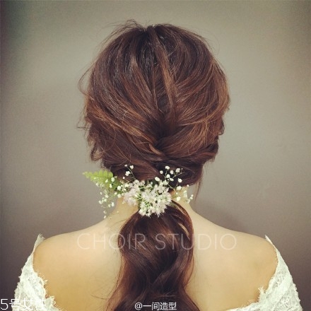 2018新娘發(fā)型新款式圖片及詳細(xì)步驟 浪漫的新娘發(fā)型 2018新娘發(fā)型新款式圖片及詳細(xì)步驟 浪漫的新娘發(fā)型