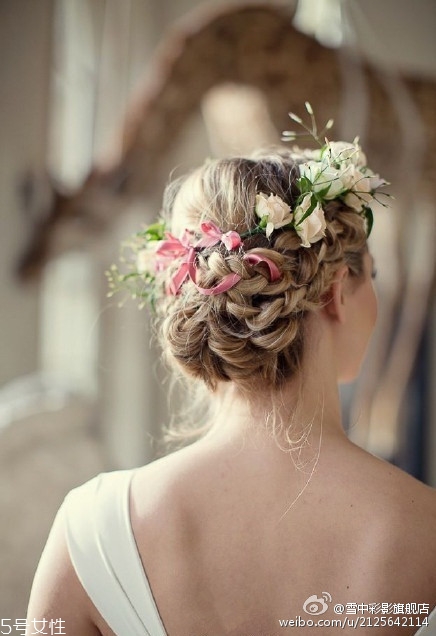 2018新娘發(fā)型新款式圖片及詳細(xì)步驟 浪漫的新娘發(fā)型 2018新娘發(fā)型新款式圖片及詳細(xì)步驟 浪漫的新娘發(fā)型