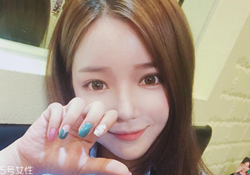 2018韓國(guó)流行發(fā)色 2018年熱門頭發(fā)顏色推薦 2018韓國(guó)流行發(fā)色 2018年熱門頭發(fā)顏色推薦