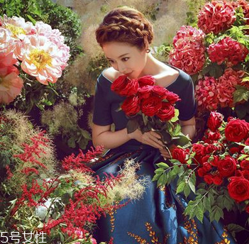 2018新娘發(fā)型新款式圖片及詳細(xì)步驟 浪漫的新娘發(fā)型 2018新娘發(fā)型新款式圖片及詳細(xì)步驟 浪漫的新娘發(fā)型