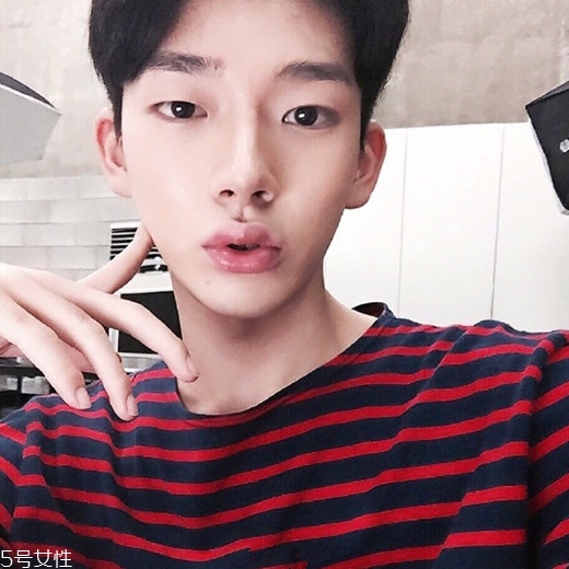 2022男生流行發(fā)型短發(fā)名稱 2022男生最新發(fā)型圖片 2022男生流行發(fā)型短發(fā)名稱 2022男生最新發(fā)型圖片