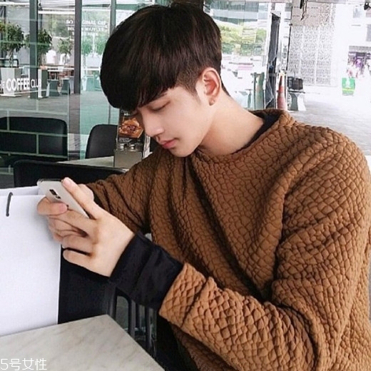 2022男生流行發(fā)型短發(fā)名稱 2022男生最新發(fā)型圖片 2022男生流行發(fā)型短發(fā)名稱 2022男生最新發(fā)型圖片