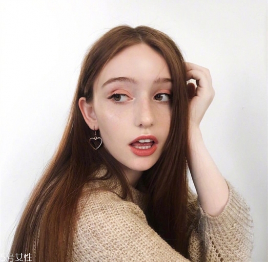 2022年韓系流行發(fā)色 比較顯白的頭發(fā)顏色推薦 2022年韓系流行發(fā)色 比較顯白的頭發(fā)顏色推薦