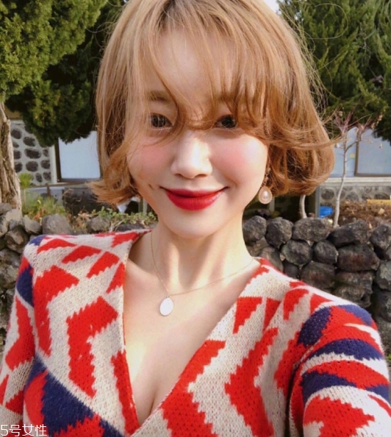 2022年韓系流行發(fā)色 比較顯白的頭發(fā)顏色推薦 2022年韓系流行發(fā)色 比較顯白的頭發(fā)顏色推薦