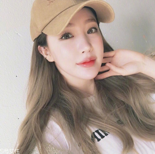 2018韓國(guó)流行發(fā)色 2018年熱門頭發(fā)顏色推薦 2018韓國(guó)流行發(fā)色 2018年熱門頭發(fā)顏色推薦