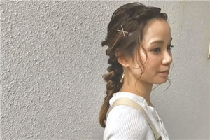 簡單3步優(yōu)雅馬尾編發(fā)教程圖解