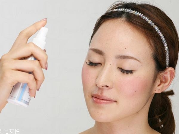 怎么化妝才不暈妝 化妝不暈妝4技巧 怎么化妝才不暈妝 化妝不暈妝4技巧