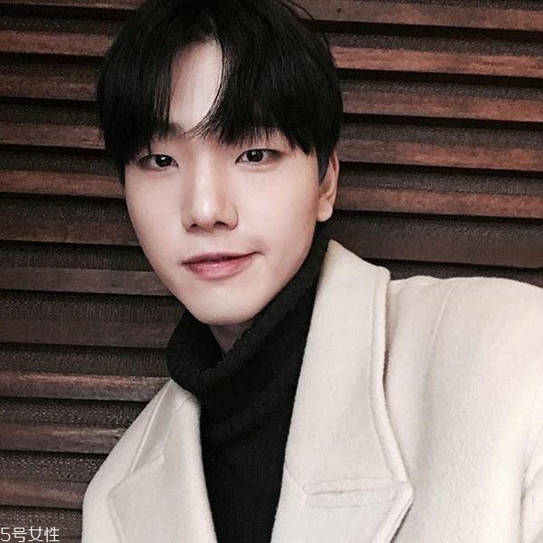 單眼皮男生適合什么發(fā)型 單眼皮男生也可以很帥 單眼皮男生適合什么發(fā)型 單眼皮男生也可以很帥