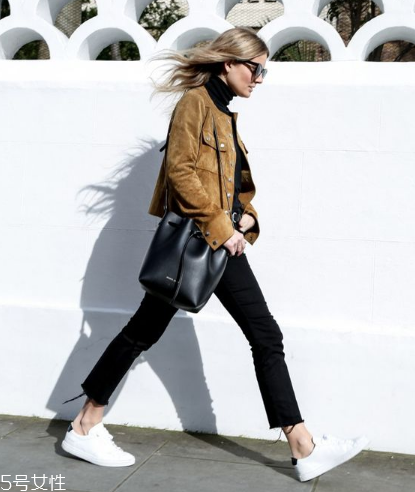 小白鞋發(fā)霉了怎么洗掉？小白鞋霉點清洗方法