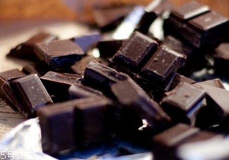 黑巧克力可以放冰箱嗎 黑巧克力的保質(zhì)期 黑巧克力可以放冰箱嗎 黑巧克力的保質(zhì)期