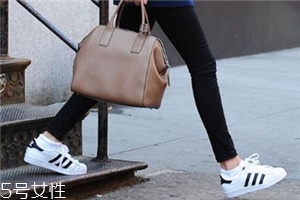 小白鞋怎么存放不發(fā)黃？小白鞋的存放方法