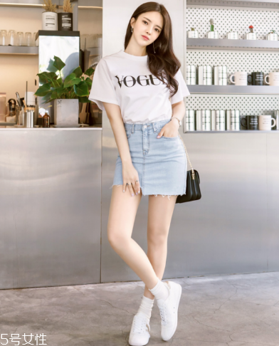 小白鞋放黃了怎么辦？小白鞋放黃了這樣洗