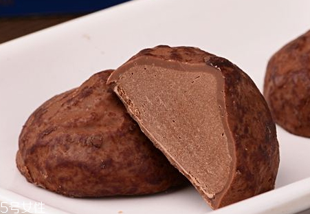 松露巧克力卡路里 一個松露巧克力的熱量 松露巧克力卡路里 一個松露巧克力的熱量